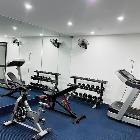May De Ville Crown Hotel Ανόι Εξωτερικό φωτογραφία A gym in a hotel