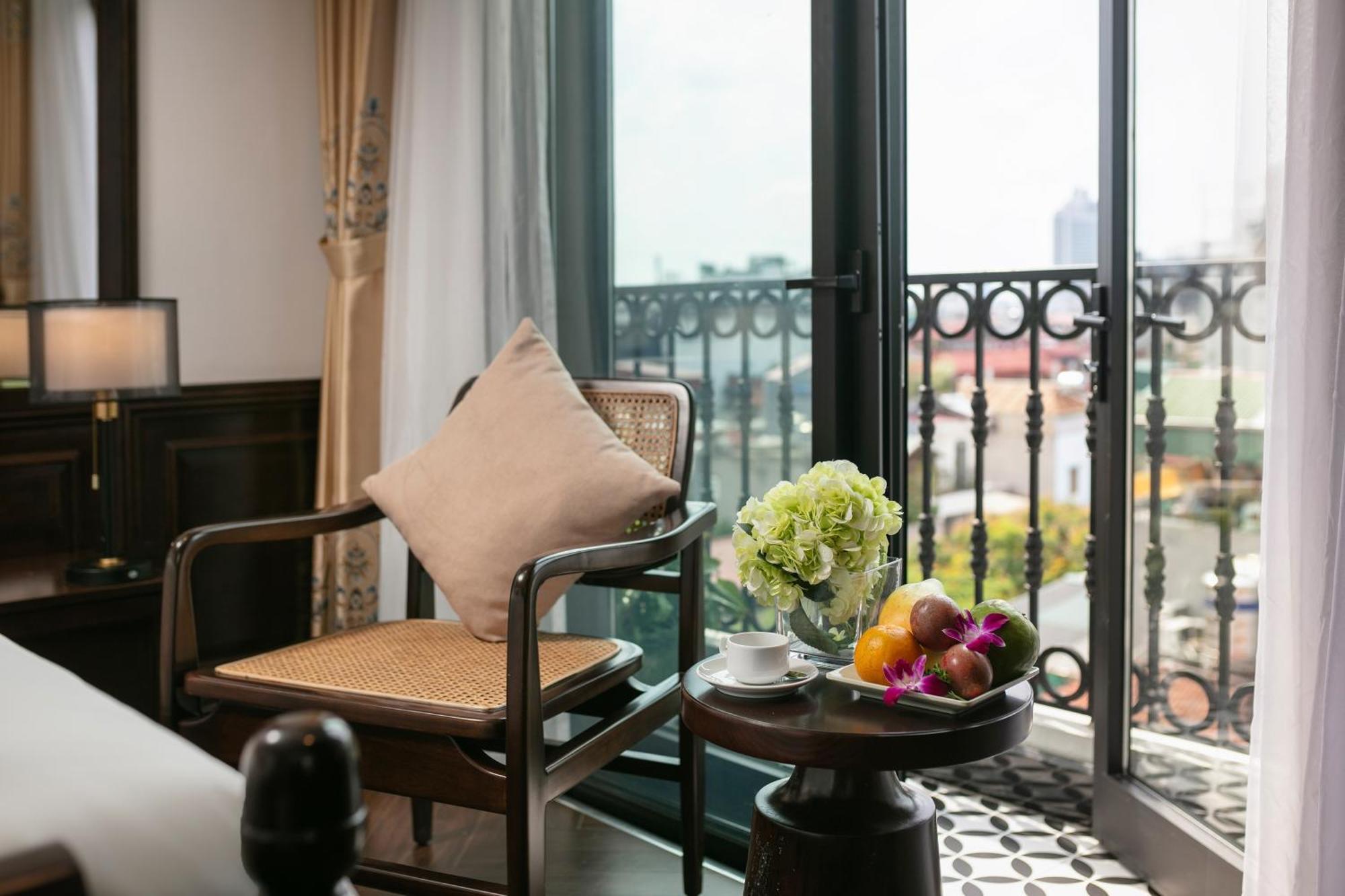 May De Ville Crown Hotel Ανόι Εξωτερικό φωτογραφία Deluxe Suite