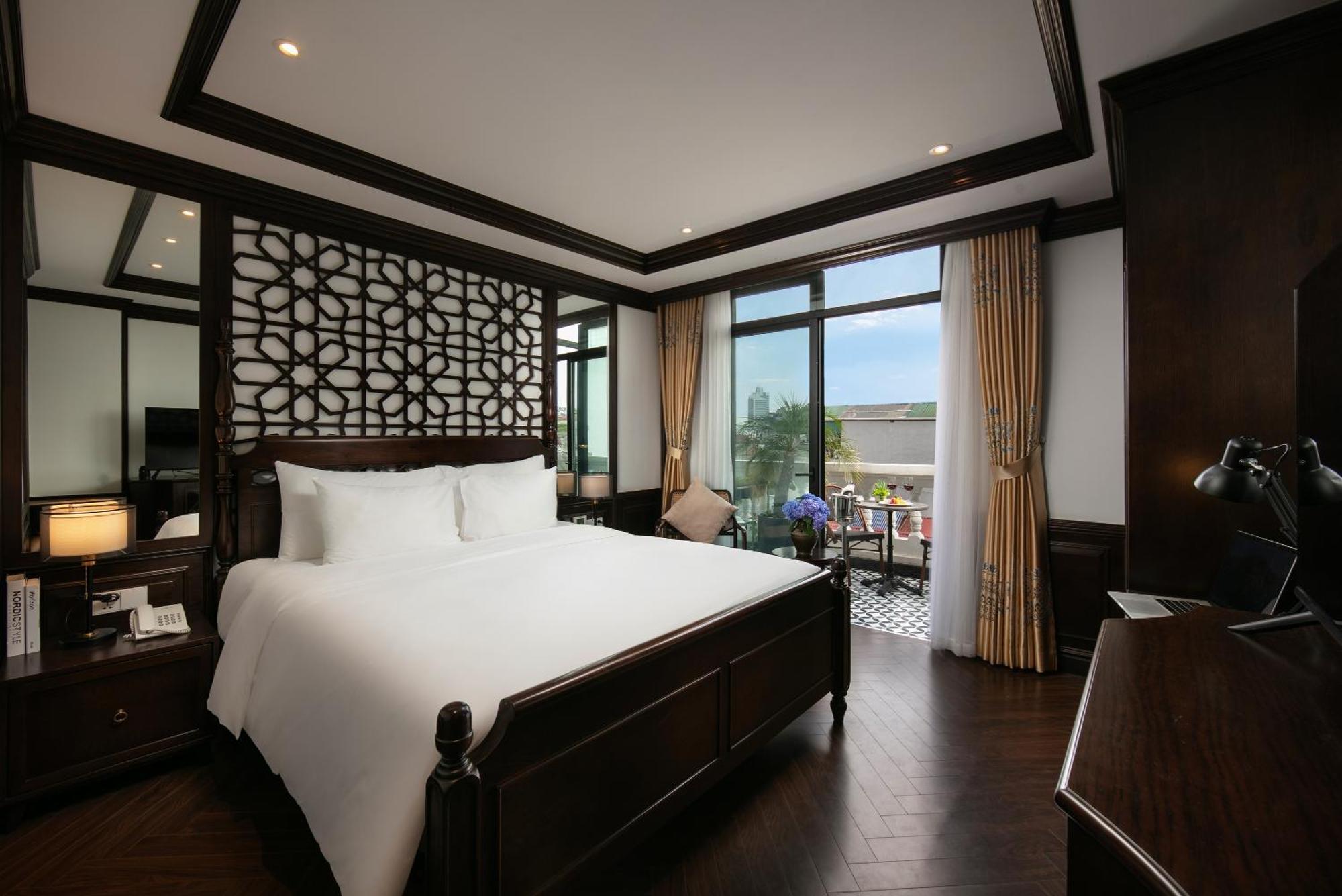 May De Ville Crown Hotel Ανόι Εξωτερικό φωτογραφία Deluxe Suite