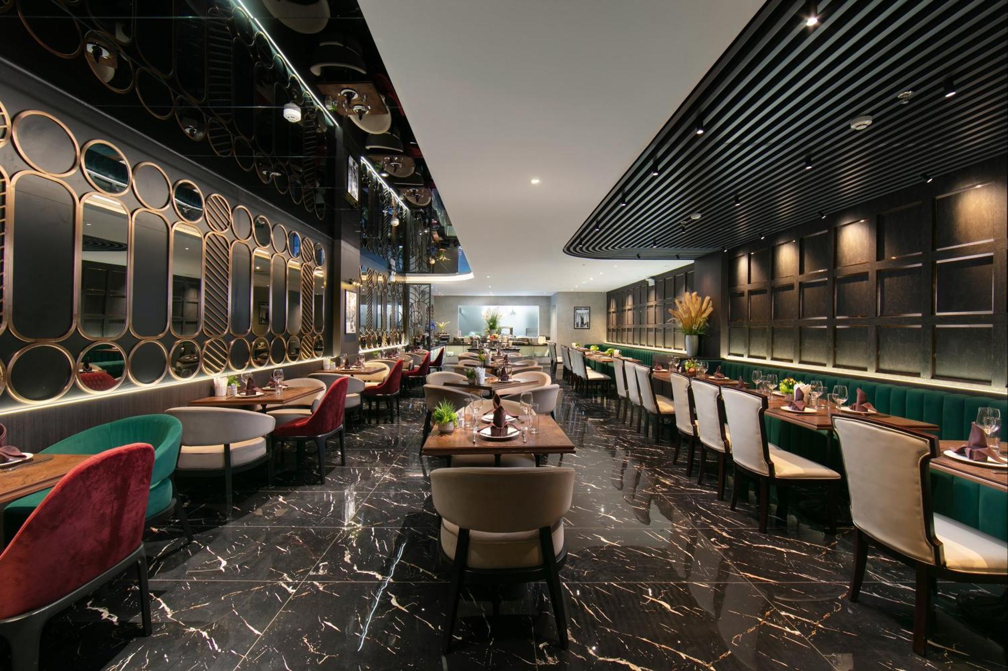 May De Ville Crown Hotel Ανόι Εξωτερικό φωτογραφία 3D rendering of a restaurant interior
