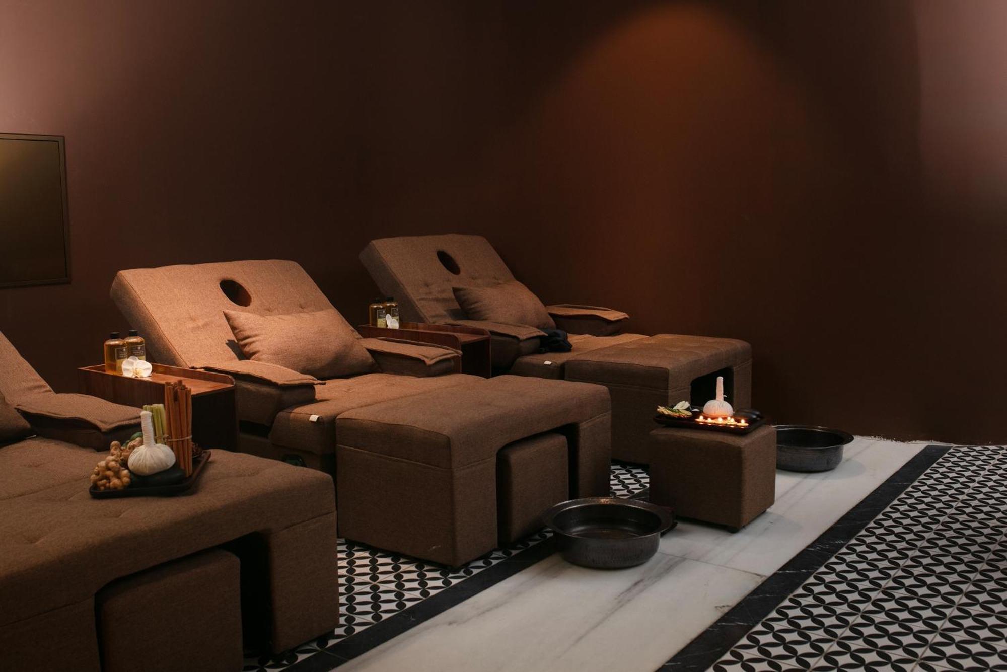 May De Ville Crown Hotel Ανόι Εξωτερικό φωτογραφία A spa in Bangkok, Thailand