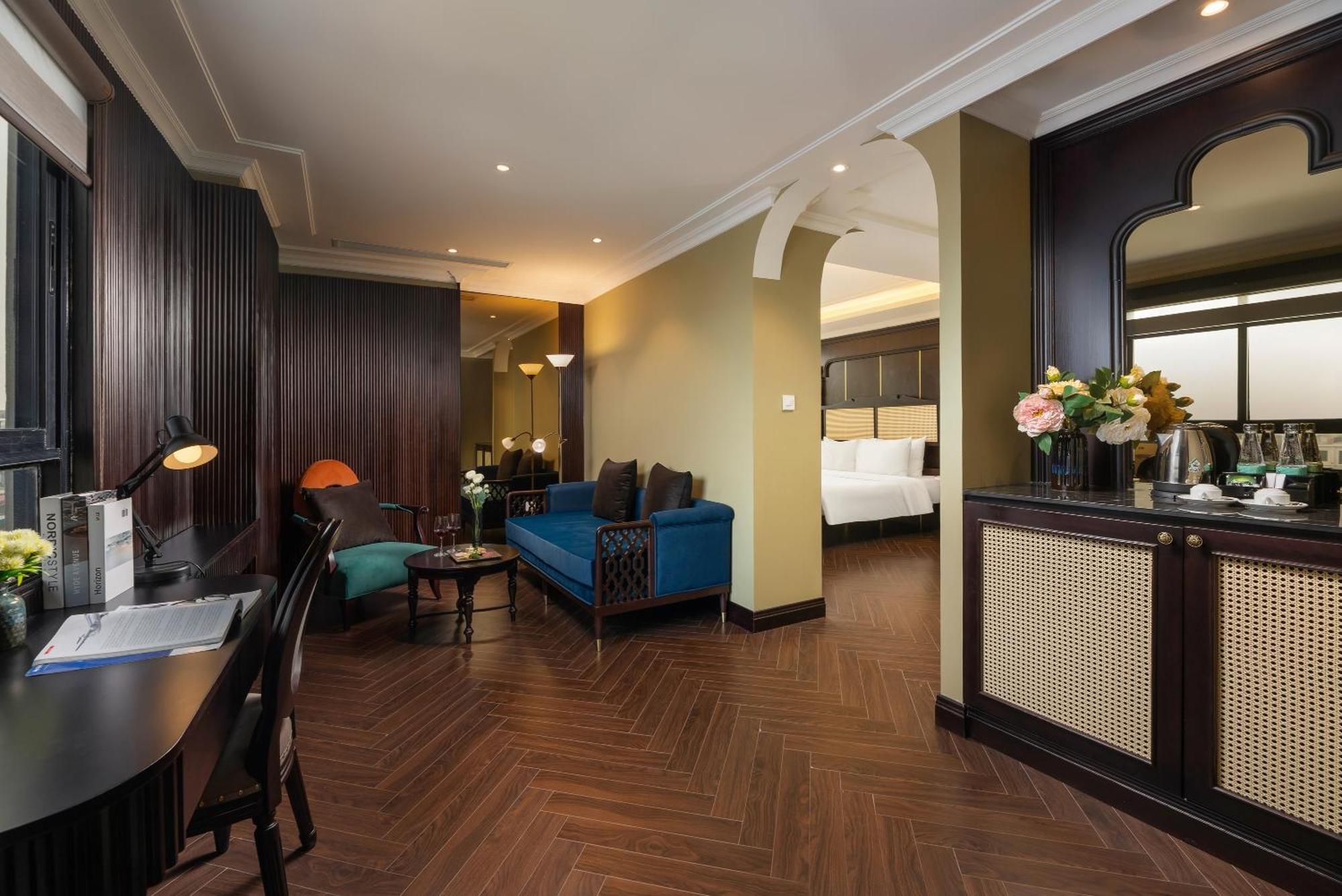 May De Ville Crown Hotel Ανόι Εξωτερικό φωτογραφία Suite